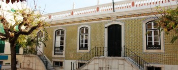 Sesimbra - Património cultural Grémio é Monumento de Interesse Municipal