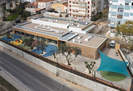 Investimento próximo dos 10 milhões de euros Câmara do Seixal abre concurso para duas novas escolas do pré-escolar e 1.º ciclo . Corroios e Fernão Ferro
