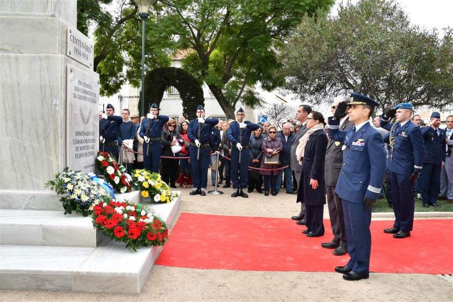 Montijo - Monumento localizado na Praça 5 de Outubro Homenagem aos Combatentes da 1.ª Guerra Mundial