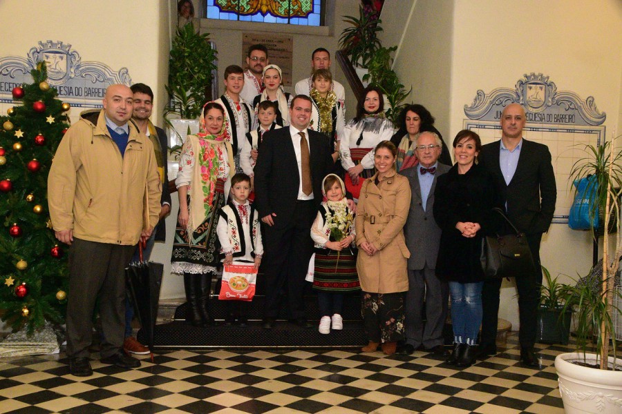 Barreiro -Associação Cultural dos Imigrantes Moldavos - MIORITA Canta as Janeiras nos Paços do Concelho