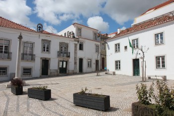 Sesimbra reduziu a dívida global em 2,8 milhões de euros Em 2015 verificou-se ainda uma redução do prazo médio de pagamentos
