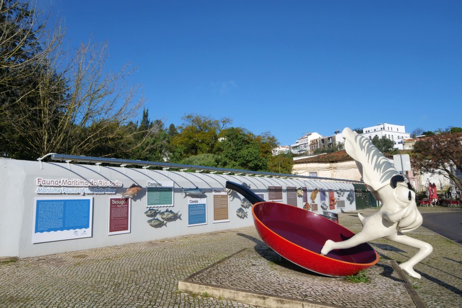 Projeto expositivo de arte urbana em Setúbal Diversidade de espécies do Estuário do Sado . Sardinha, carapau, choco, cavala, alcorraz, salmonete, robalo, pregado, pargo, ostra, linguado, dourada e besugo..