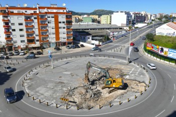 Reformulação urbanística impulsionadas pela construção do Alegro Setúbal Nó giratório dos Quatro Caminhos foi criado no início em 2014