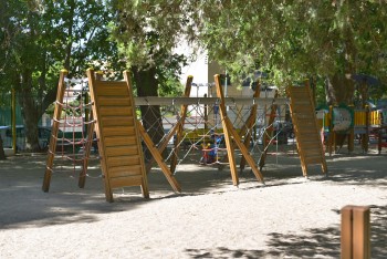 Montijo - Intervenção em diversos parques infantis Aprovado apoio financeiro com PS a favor, abstenção CDU e PSD contra