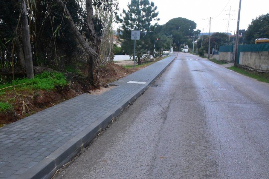Barreiro -Na União de Freguesias de Palhais e Coina Concluído novo passeio em Covas de Coina . Entre o antigo Café «A Ilha» e a Rua do Piedade