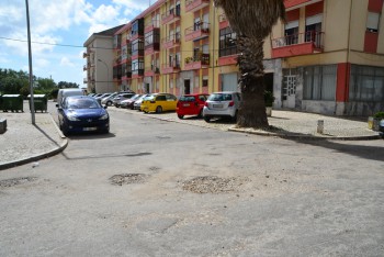 BARREIRO - Interdição de estacionamento na Praceta dos Lusíadas Autarquia vai proceder à sua repavimentação
