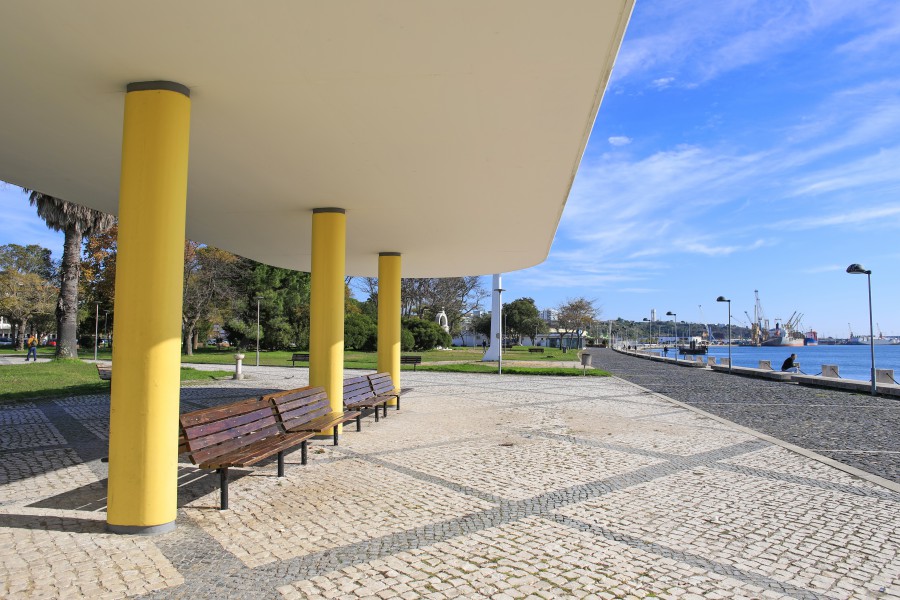 Entre o Parque Urbano de Albarquel e as Fontainhas Câmara Municipal de Setúbal passa ter a gestão de toda a zona ribeirinha . Excluindo as três áreas de docas