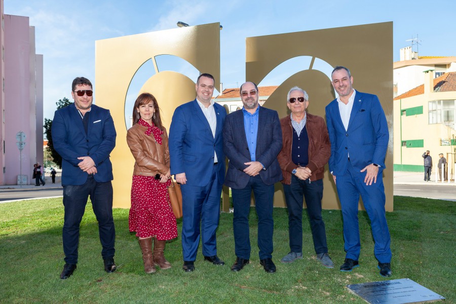 Rotunda no cruzamento entre concelho da Moita e concelho do Barreiro Investimento conjunto dos dois Municípios de aproximadamente 250 mil euros