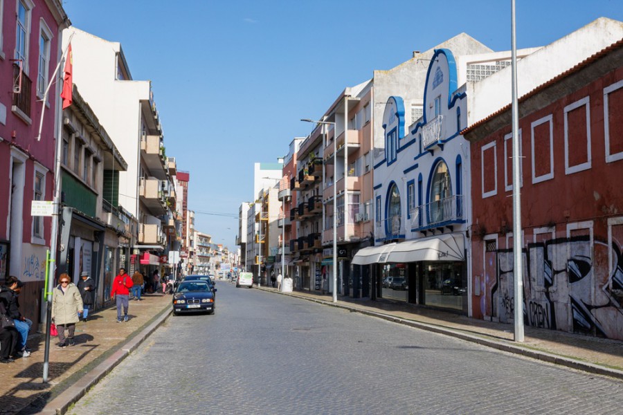 Requalificação da Rua Miguel Bombarda Garantir uma adequada circulação viária e pedonal