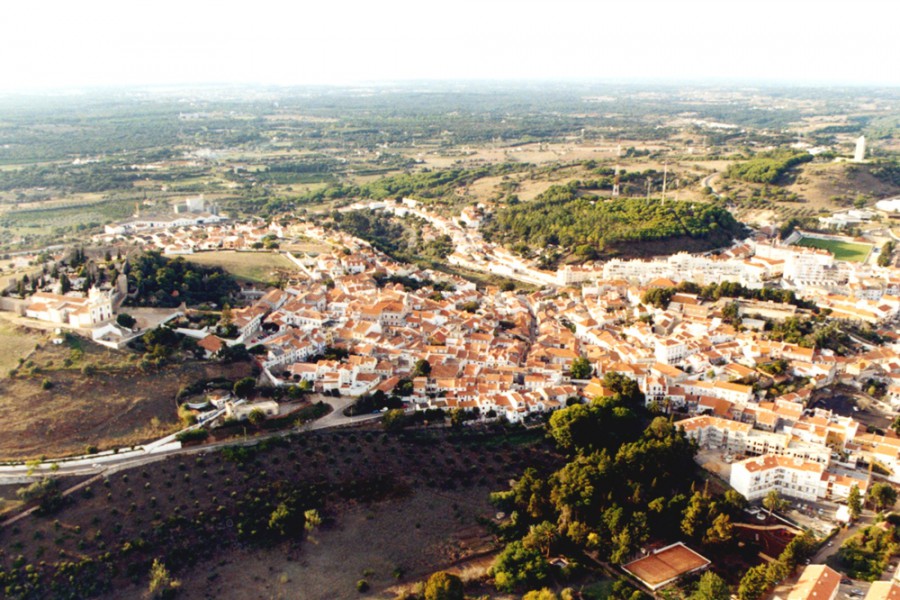 Circular à cidade de Santiago do Cacém Câmara volta a exigir construção