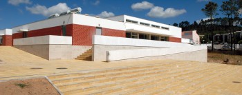 Em Sesimbra Transporte para as secções de voto da Escola Básica de Sampaio