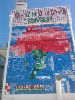 Barreiro - Comemorações do 42º aniversário do 25 de Abril Mais de 1000 azulejos recordam e evocam os valores de Abril