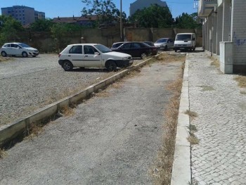 Barreiro - Rua projectada à Sebastião da Gama Moradores apelam à resolução da situação do arruamento
