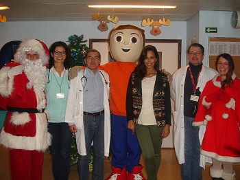 Almada - Serviço de Pediatria do Hospital Garcia de Orta Recebe Rita Pereira e Pai Natal