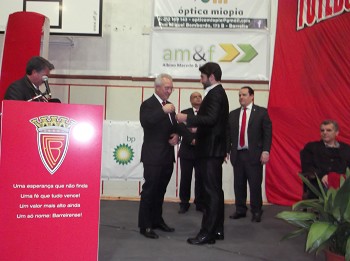 Barreiro - Maria Isilda Martins Pires Agraciada com emblema e Diploma de 75 anos de associada do FCB