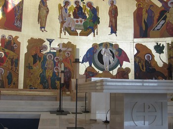 Barreiro - Igreja Paroquial de Santo André «Cresce» esteticamente pela intensidade da luz natural