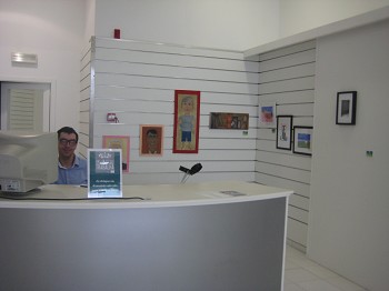 No Forum Barreiro A arte de quem trabalha . "Está bonita a exposição pá!"