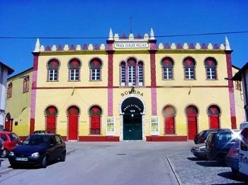 Setúbal - Praça de Touros Carlos Relvas foi palco de manifestação anti-touradas Presidente da câmara apela ao «respeito pela liberdade»