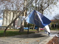 Postais do Barreiro Painel outdoor destruído na Avenida da Praia