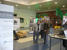 BARREIRO - Na entrada do Pingo Doce no Lavradio Exposição de divulgação do património industrial da antiga CUF
