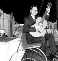 Luis Ramos do Barreiro Grava canção e fado no Brasil . Dá voz à «Canção do Mar» de Ferrer Trindade