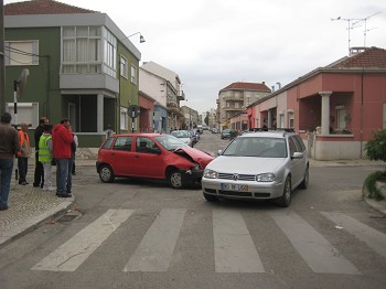 Postais da Cidade - Barreiro Após acidente horas à espera da PSP