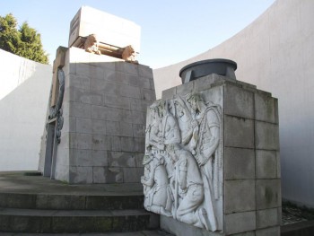 Barreiro – O mistério dos leões do Mausoléu Alfredo da Silva Desapareceram mesmo ou é um «Mito Urbano»?