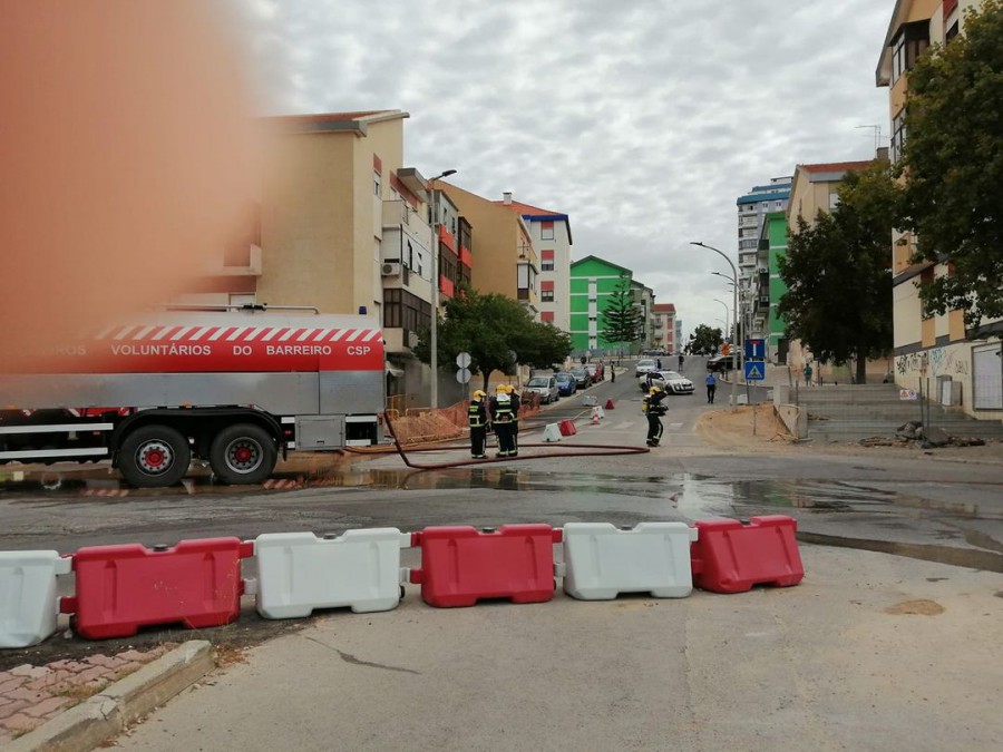 Obras na Avenida da Liberdade - Barreiro Causaram danos numa conduta de gás