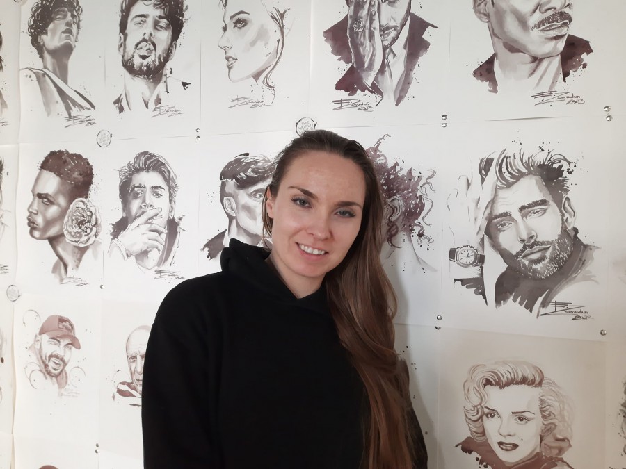 Na StartUp Barreiro. Exposição «The World is Wine» de Ekaterina Zavodun