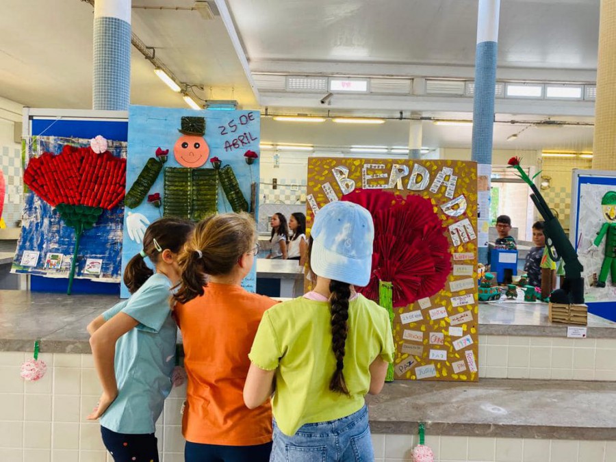 No Mercado Municipal de Santo André - Barreiro Exposição dos trabalhos do concurso Express’ Arte Liberdade