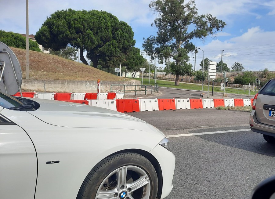 BARREIRO - Condicionantes ao tráfego no IC21 Prevista a execução das obras para reposição do tráfego durante este verão