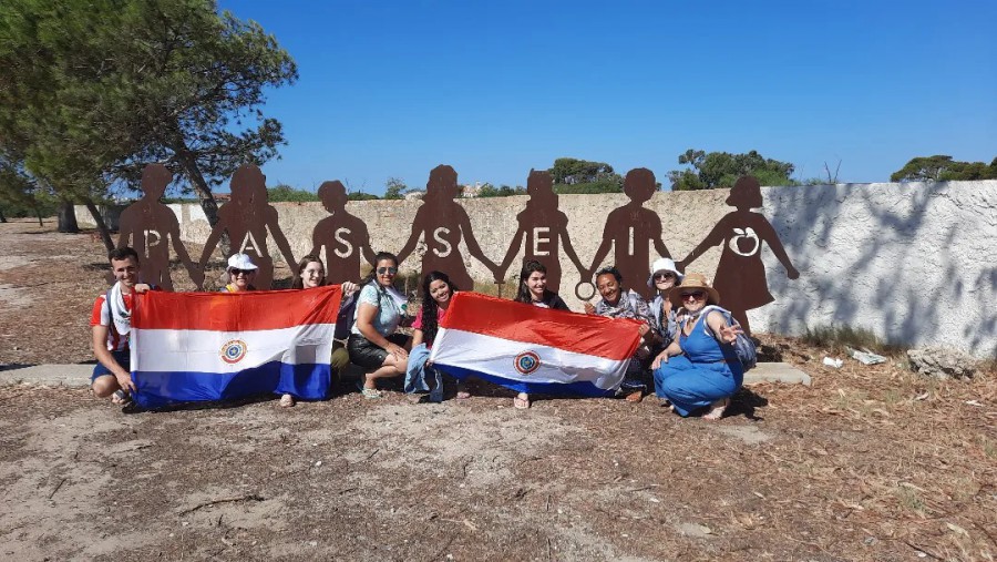 Jornada Mundial da Juventude no Barreiro Peregrinos do Paraguai visitaram Praia de Alburrica