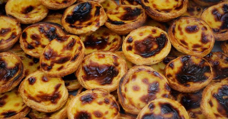 Crónicas do Algarve Acerca da casa da avó-velha, da dona Olívia e da pastelaria Império Por Henrique Bonança