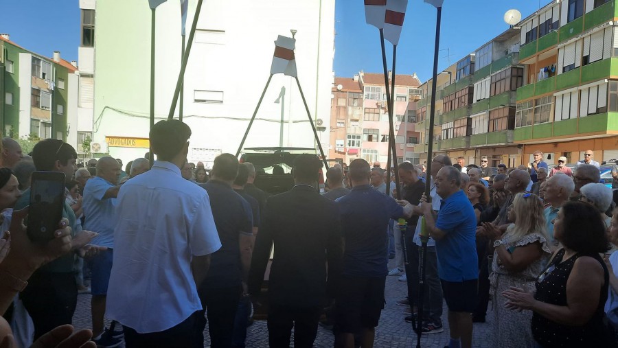 Barreiro - Na hora da despedida de Carlos Bóia Entre remos erguidos e aplausos o Campeão partiu “Obrigado. Não se esqueçam dele”