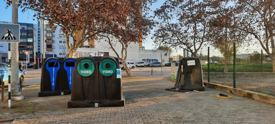 Barreiro – Foto do Dia Um apelo à AMARSUL: retirem-nos, por favor!