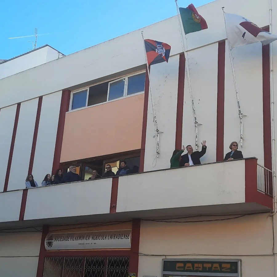 Hastear Solene das Bandeiras na SFAL Assinalou os 157 anos de vida da colectividade mais antiga do concelho do Barreiro