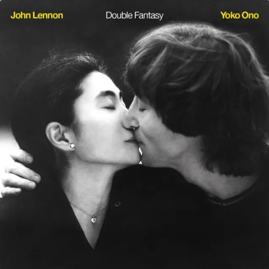 Double Fantasy Por José Adalberto Barreiro