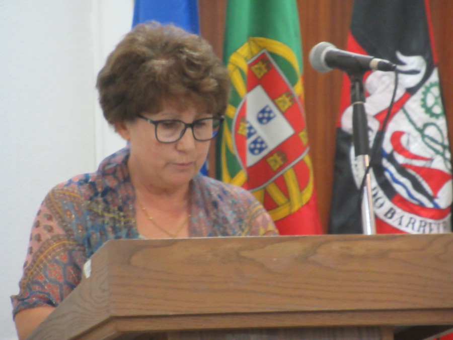Barreiro - Obras no Moinho Pequeno Funcionária da Câmara afirma que actual executivo limitou-se a levantar suspensão da obra
