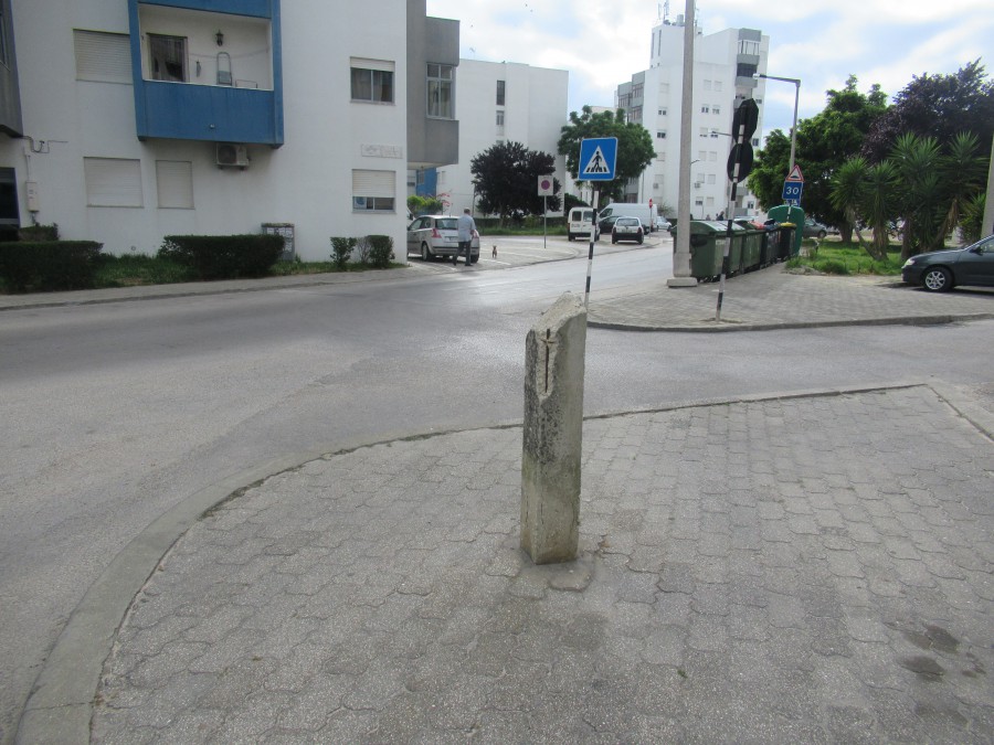 Barreiro - Monumento à Pedra lascada na Urbanização dos Loios Pode colocar o concelho do Barreiro no mapa da arte neolítica.