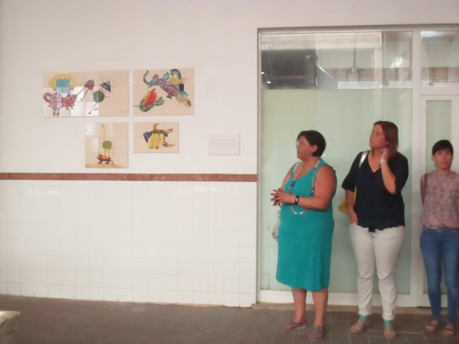 Barreiro - No Mercado Municipal do Lavradio Arte de azulejos de alunos da Escola Álvaro Velho