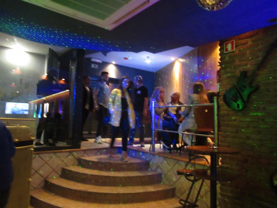 «U OUTRO BAR» um novo conceito na noite do Barreiro “O pessoal dos anos 80 e 90 tem que sair de casa»