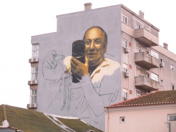 Autor entre os melhores do mundo perpetua Augusto Cabrita no Barreiro Sérgio Odeith autor de «O Rapaz dos Pássaros» em Setúbal