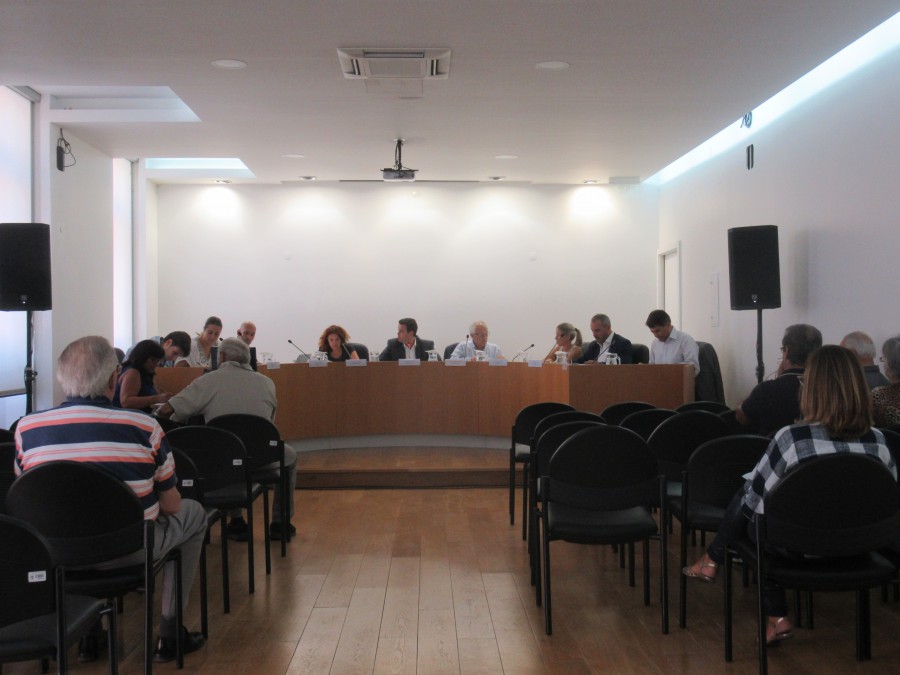 Barreiro – Aprovado empréstimo de um milhão de euros Votos contra da CDU e abstenção do PSD . Voto de qualidade do presidente viabiliza aprovação
