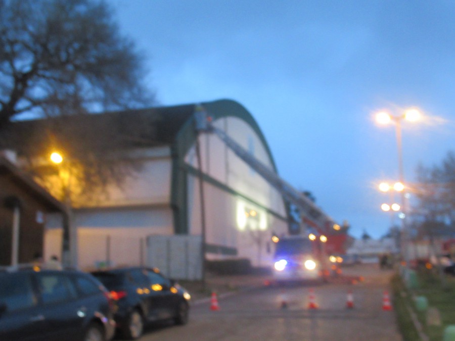 Grupo Desportivo Fabril - Barreiro Forte rajada de vento afecta telhado do Pavilhão