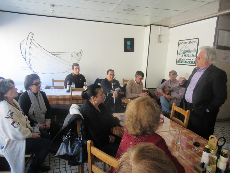 Escola de Fado da UTIB – Universidade da Terceira Idade do Barreiro «Estar na escola faz-me muito bem»