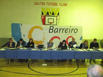 Terminal de Contentores no Barreiro Custos de dragagens dentro do previsto pela APL . Contaminação do Rio Tejo o esperado