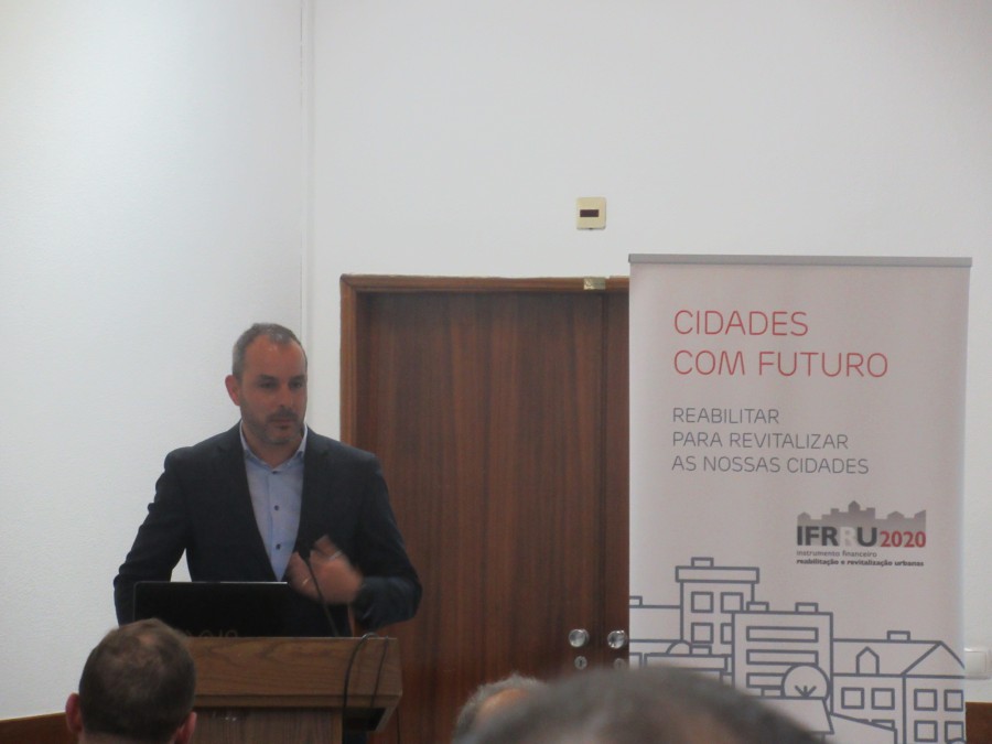 Atingir 5 ou 6 milhões de euros aplicados no Barreiro em reabilitação urbana Desejo expresso por Rui Braga, vereador do Planeamento
