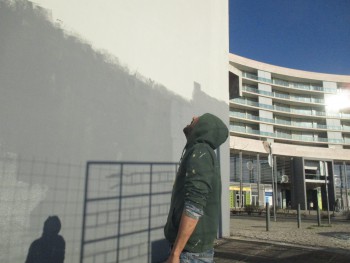 Barreiro - Artista barreirense Ricardo «Tota» Segundo mural do projecto «Art In Town» em marcha no prédio da Rua Stara Zagora