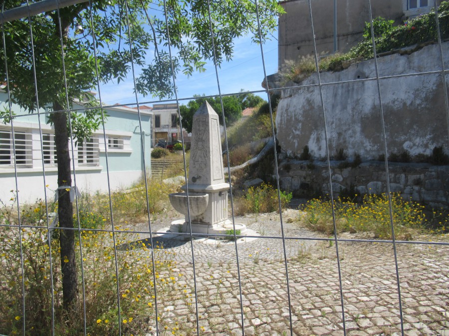 Barreiro - Muro do Convento dos Loios no Lavradio Obra de recuperação arranca para semana