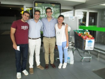 Barreiro - Recolha Nacional Rotaract Angariar produtos alimentares para o Centro de Apoio ao Sem Abrigo